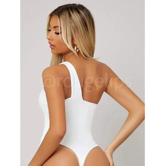 Casual White Slim Fit One Shoulder Keyhole Strap - Picture 2 of 8